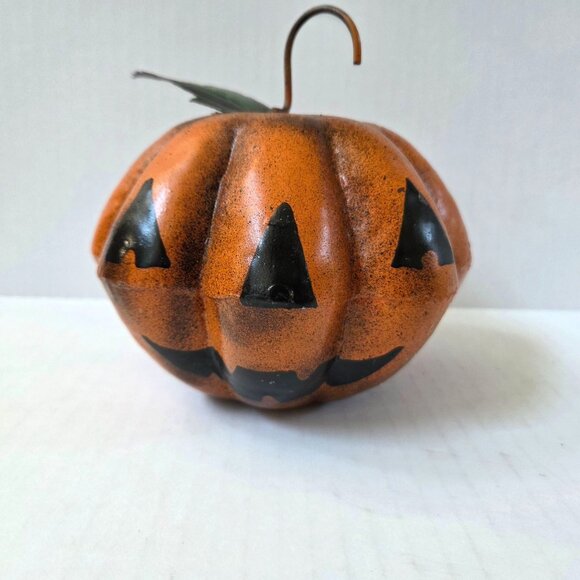 Folk Art Hand Painted Metal Halloween Decor Pumpkin Jack O Lantern Nancy Capuano - Picture 1 of 10